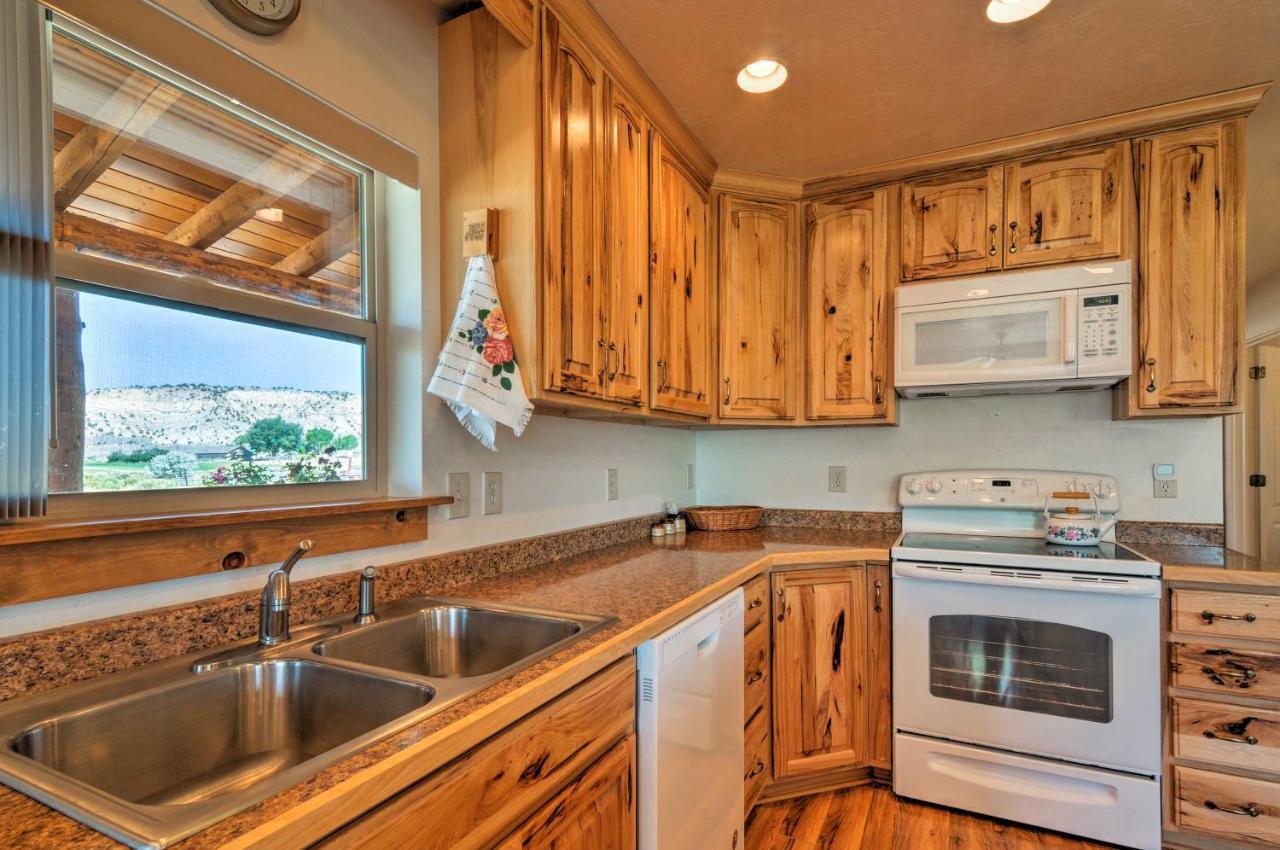Cozy Henrieville Cabin 18 Mi To Bryce Canyon Np! المظهر الخارجي الصورة