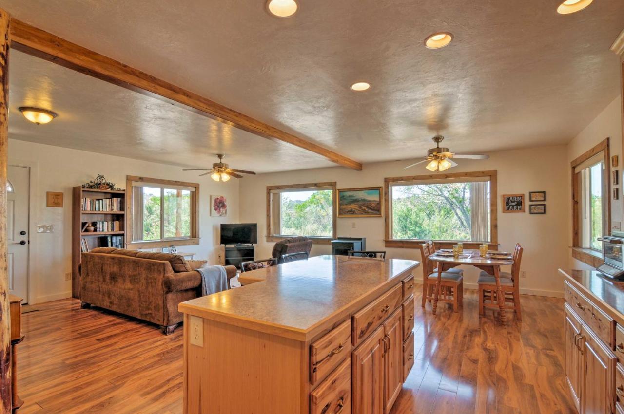 Cozy Henrieville Cabin 18 Mi To Bryce Canyon Np! المظهر الخارجي الصورة